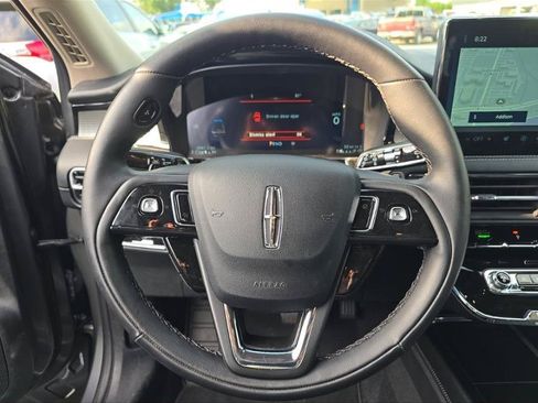 Used 2026 Lincoln Corsair Premiere FWD image 4