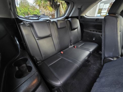 Used 2015 Toyota Highlander XLE image 12