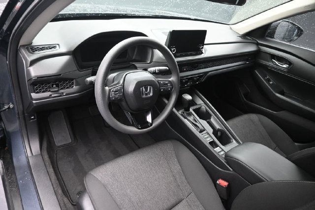 Certified 2025 Honda Accord LX image 13