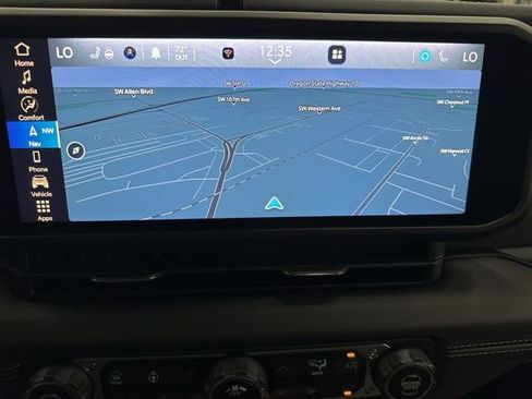 Used 2025 Jeep Wrangler Unlimited Rubicon w/ Technology Group image 18