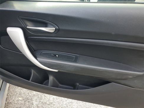 Used 2016 BMW M235i Convertible image 9