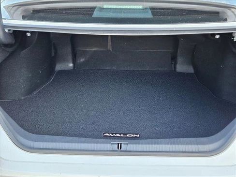 Used 2019 Toyota Avalon Limited image 7