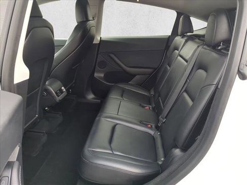 Used 2023 Tesla Model Y Performance image 18