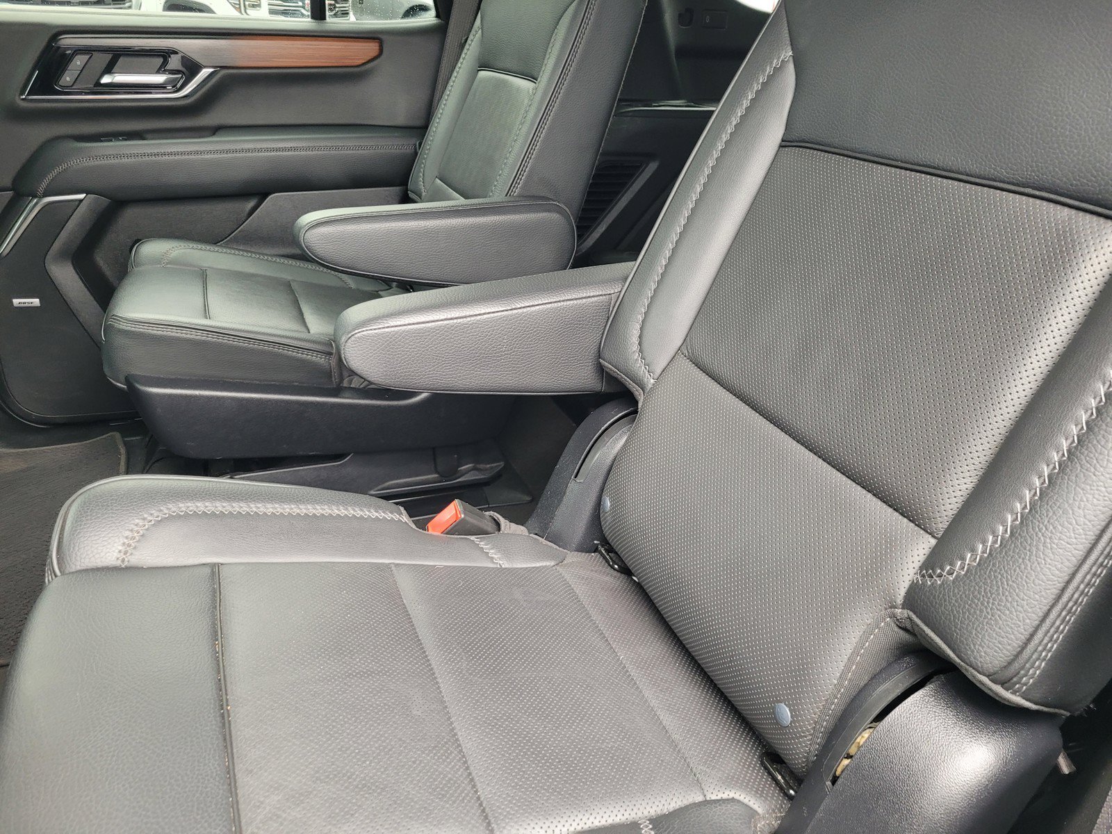 Used 2025 GMC Yukon Denali AWD/4WD image 12