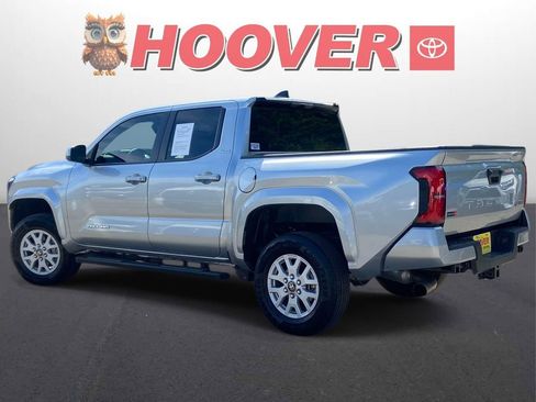 Used 2025 Toyota Tacoma SR5 RWD image 5