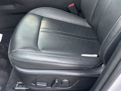 Used 2024 Kia Sorento S image 34