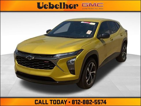 Used 2025 Chevrolet Trax RS FWD image 9