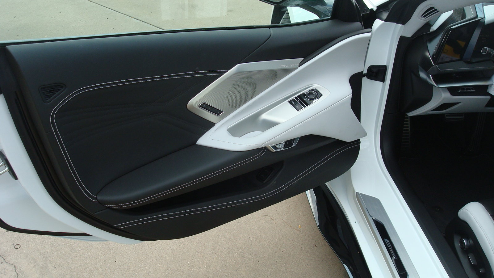New 2026 Chevrolet Corvette E-Ray AWD/4WD image 8