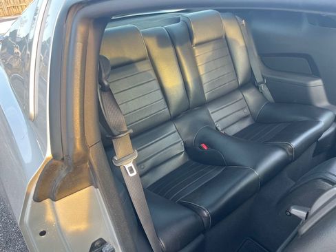 Used 2010 Ford Mustang GT Premium image 19