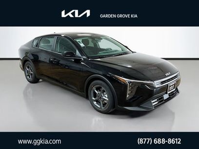 New 2025 Kia K4 LXS