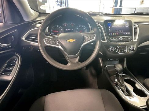 Used 2023 Chevrolet Malibu LT FWD image 17