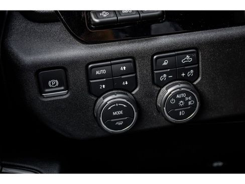 Used 2024 Chevrolet Silverado 2500 High Country w/ High Country Premium Package image 38