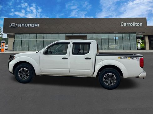 Used 2015 Nissan Frontier Desert Runner image 8