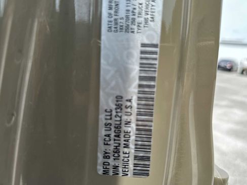 Used 2020 Jeep Gladiator Sport AWD/4WD image 27