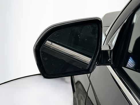 Used 2024 Ford Expedition XLT image 16