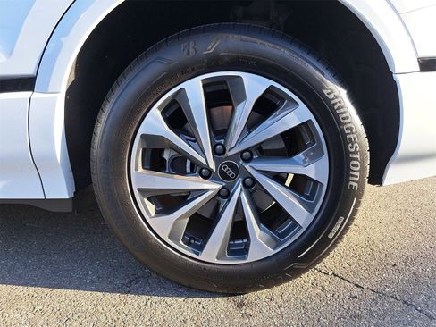 Certified 2025 Audi Q6 e-tron Premium w/ Convenience Package image 36