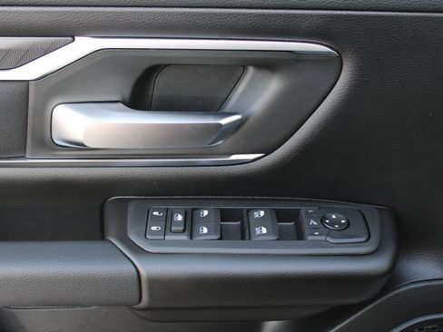 New 2026 RAM 1500 4x4 Crew Cab image 30