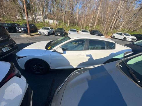 Used 2025 Kia K4 LXS image 3