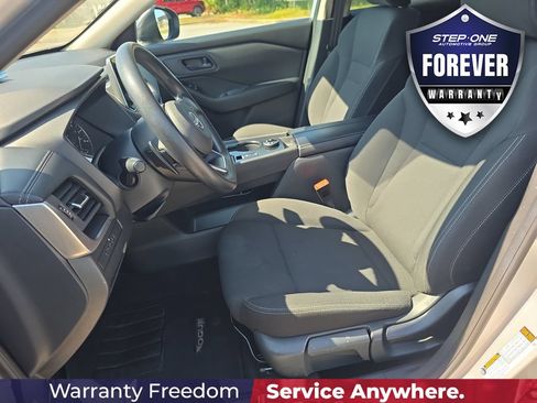 Used 2024 Nissan Rogue S AWD/4WD image 12