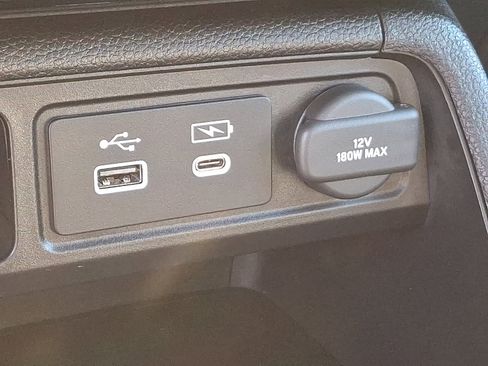 Used 2023 Honda Pilot TrailSport image 25