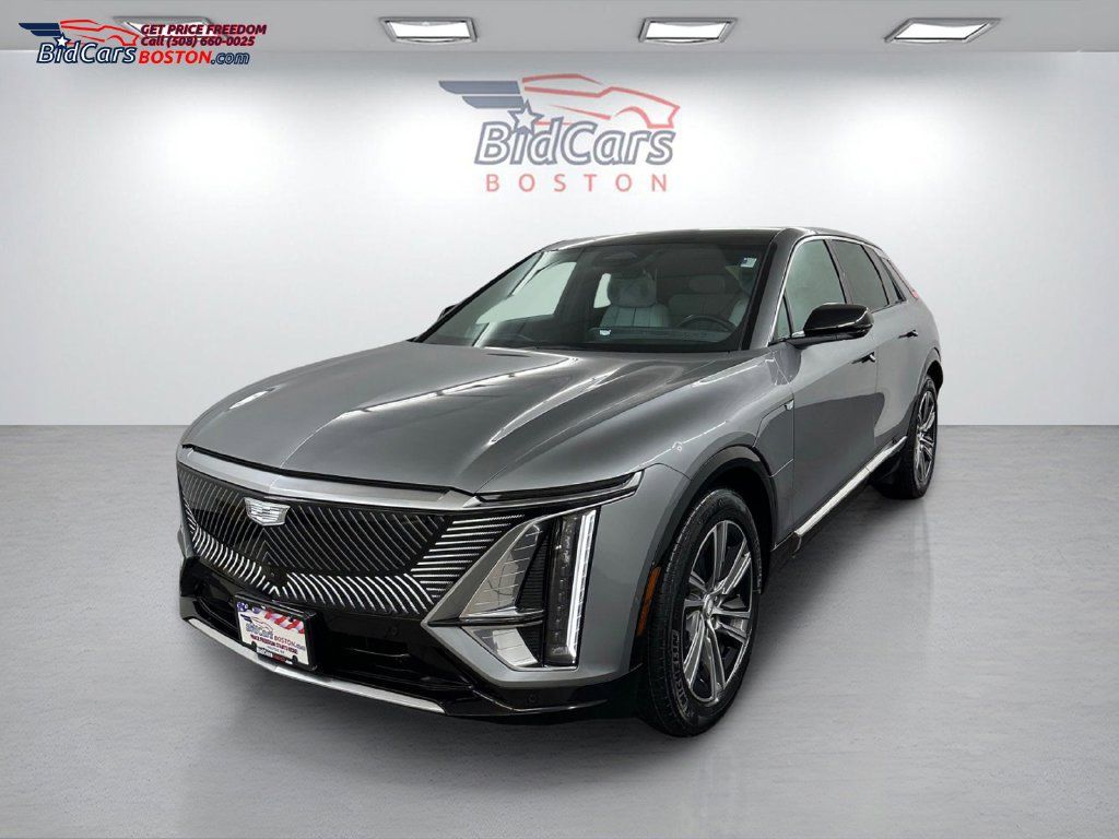 Used 2024 Cadillac Lyriq Luxury AWD/4WD image 1
