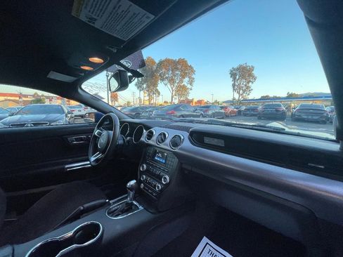 Used 2015 Ford Mustang Coupe image 12