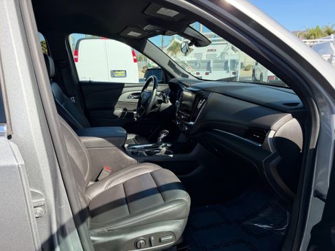 Used 2023 Chevrolet Traverse LT image 10