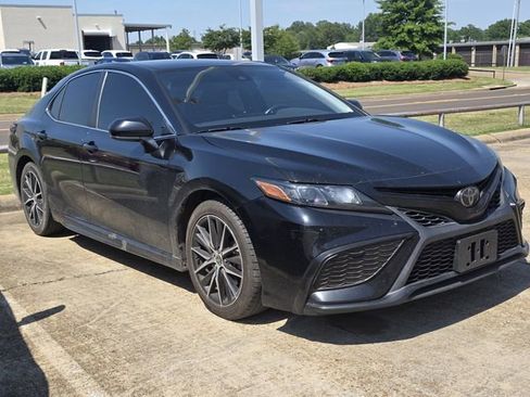 Used 2021 Toyota Camry SE FWD image 10