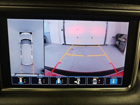 Used 2021 GMC Yukon XL Denali image 24