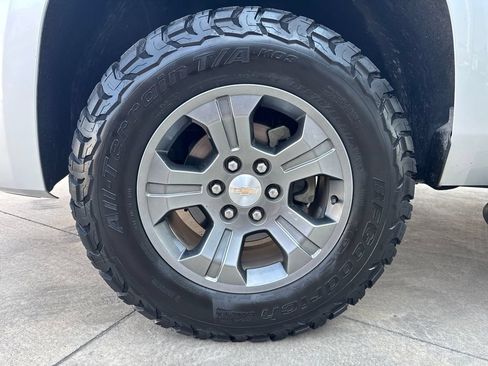 Used 2019 Chevrolet Tahoe LT w/ Luxury Package AWD/4WD image 26