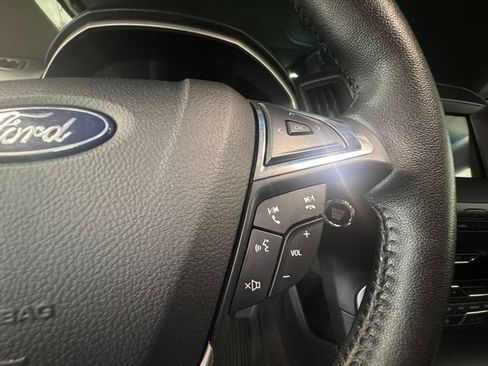 Used 2020 Ford Edge SEL AWD/4WD image 18