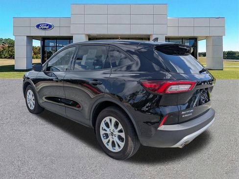 Certified 2025 Ford Escape Active FWD image 3