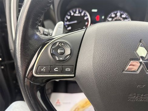 Used 2016 Mitsubishi Outlander GT image 32