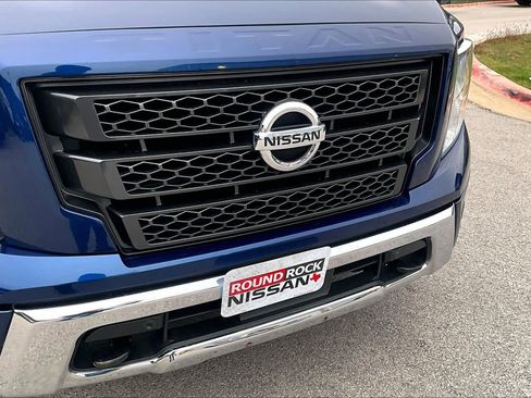 Used 2020 Nissan Titan SV w/ SV Convenience Package image 28