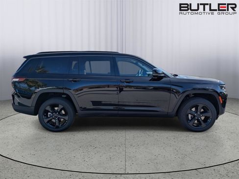New 2026 Jeep Grand Cherokee L Limited w/ Limited Altitude Package AWD/4WD image 7