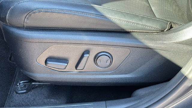Used 2024 Kia Sportage EX FWD image 19