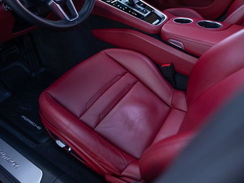 Used 2020 Porsche Panamera image 37