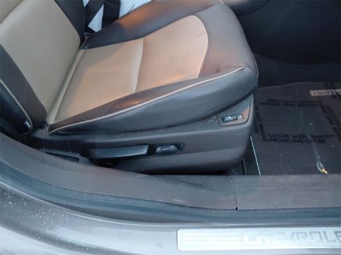 Used 2011 Chevrolet Malibu LTZ image 17