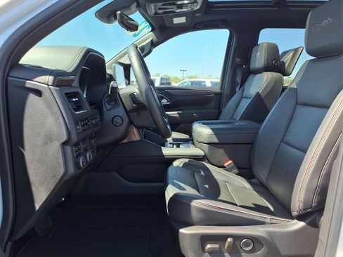 Used 2023 Chevrolet Tahoe High Country w/ Advanced Technology Package image 26