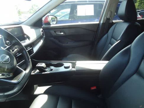 Used 2022 Nissan Rogue SV w/ SV Premium Package AWD/4WD image 9