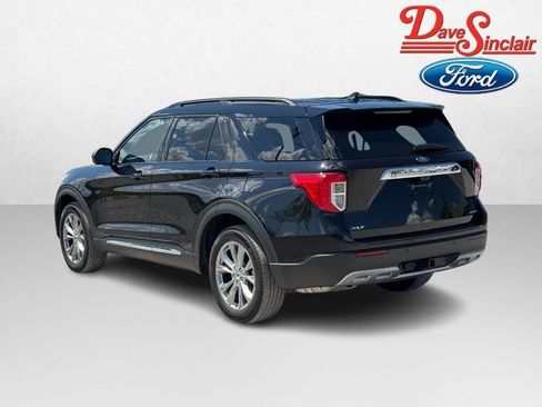 Used 2024 Ford Explorer XLT w/ Equipment Group 202A AWD/4WD image 9