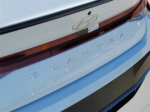 Used 2025 Hyundai Elantra Sport image 6