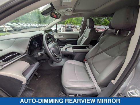 Used 2023 Toyota Sienna XLE image 26