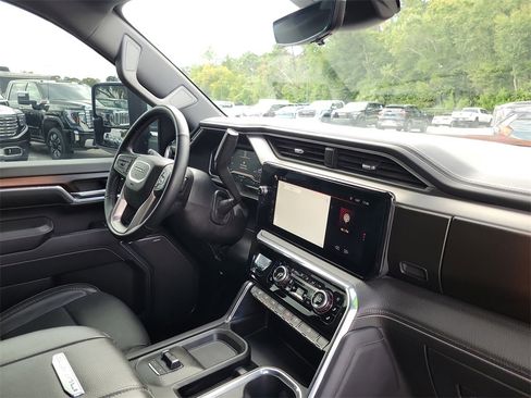 Used 2024 GMC Sierra 2500 Denali w/ Denali Reserve Package image 94