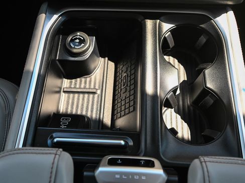 Certified 2025 Ford Expedition Active AWD/4WD image 35
