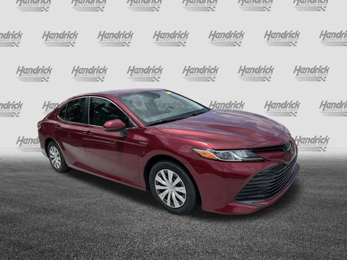 Used 2019 Toyota Camry LE FWD image 2