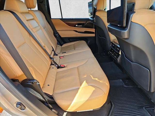 Used 2023 Lexus LX 600 4WD w/ Appearance Package image 21