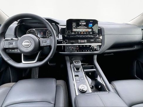 New 2025 Nissan Pathfinder SL w/ Black Appearance Package image 5