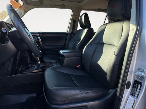 Used 2020 Toyota 4Runner 4WD image 2