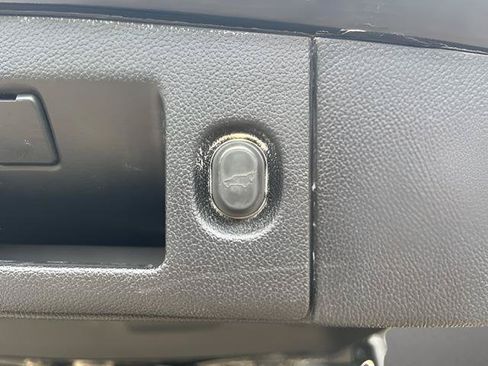 Used 2020 Cadillac Escalade Luxury AWD/4WD image 10
